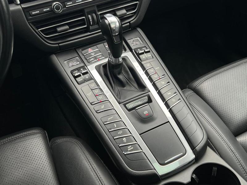 Porsche Macan s 354cv Toit Pano Bose