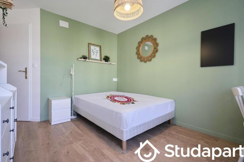 Chambre - 11 m² - 1 pièce