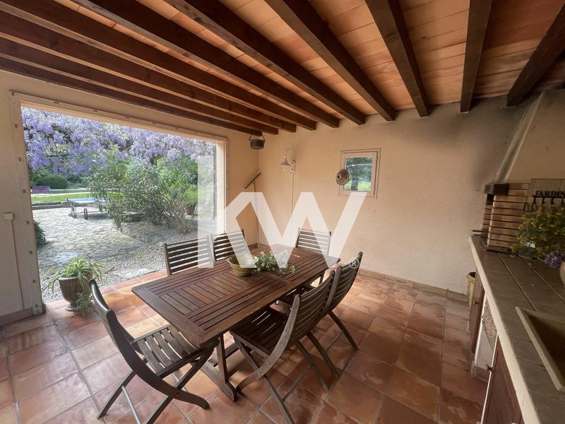 Maison - 217 m² - 7 pièces