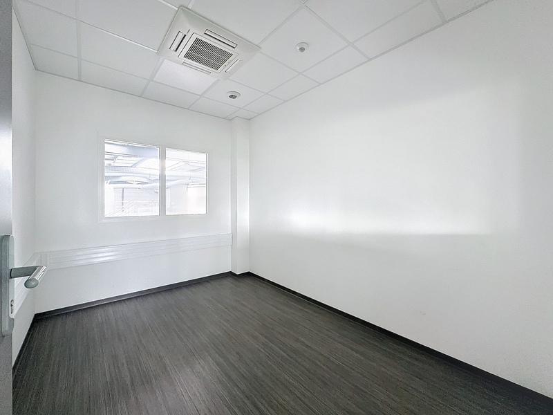 Bureau - 275 m² - 9 pièces