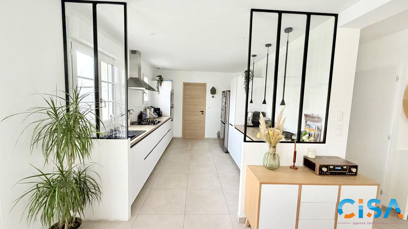 Maison traditionnelle - 122 m² - 6 pièces