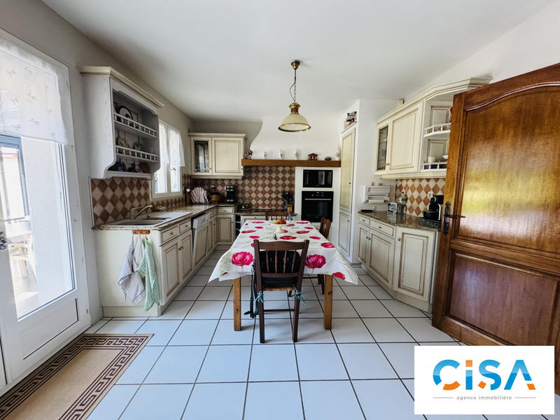 Maison traditionnelle - 156 m² - 6 pièces