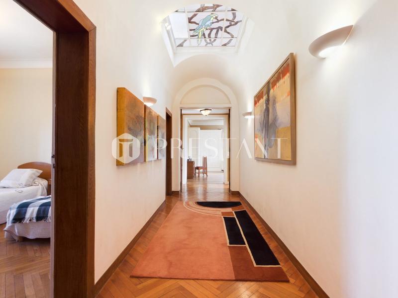 Maison - 550 m² - 12 pièces