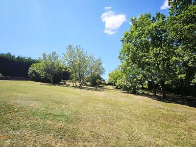 Maison - 9 597 m² - 5 pièces