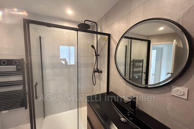 Appartement - 100 m² - 5 pièces