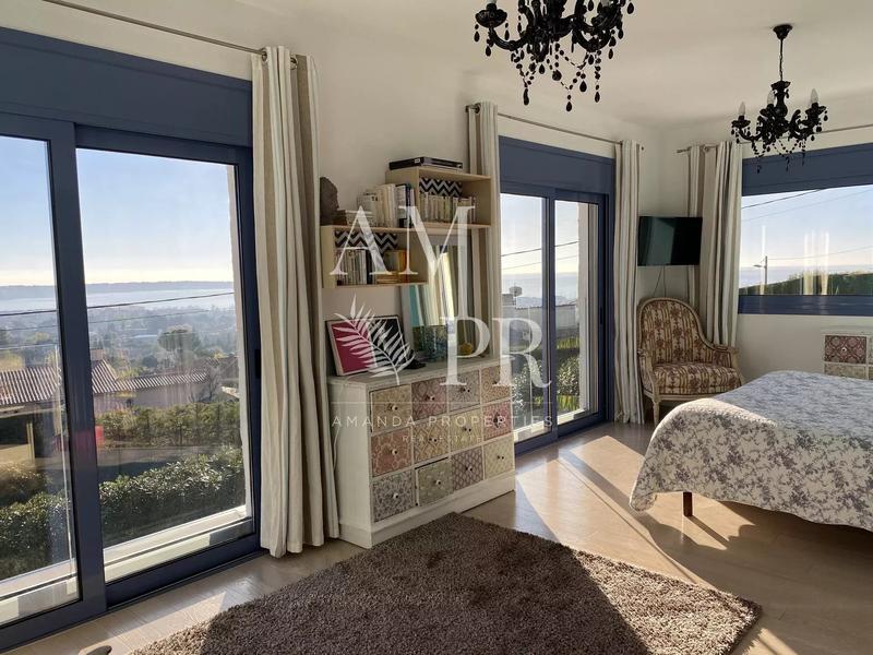 Villa - 160 m² - 5 pièces