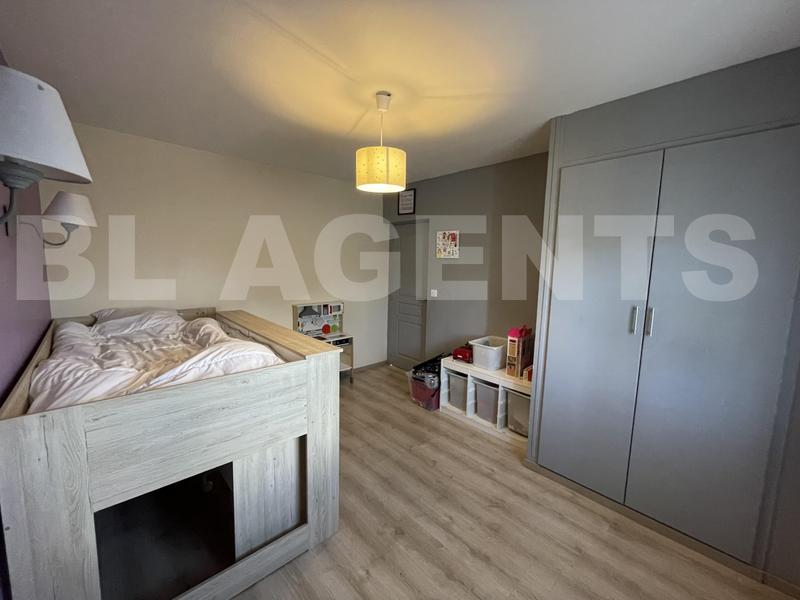 Maison - 200 m² - 8 pièces