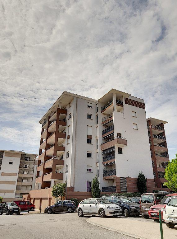 Appartement - 79 m² - 4 pièces