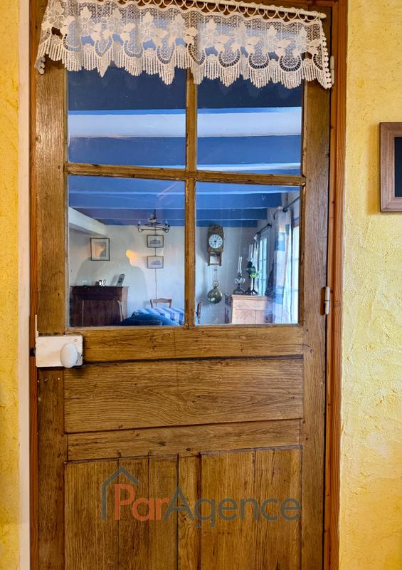 Maison - 241 m² - 8 pièces