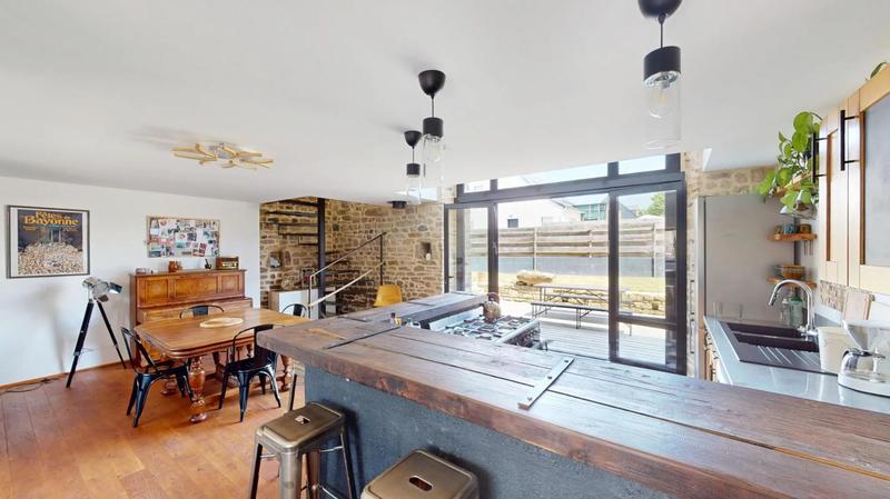 Maison - 130 m² - 5 pièces