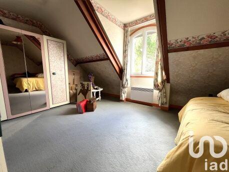 Maison - 260 m² - 7 pièces