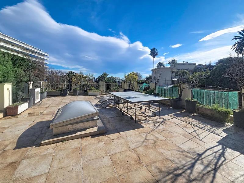 Penthouse - 100 m² - 4 pièces