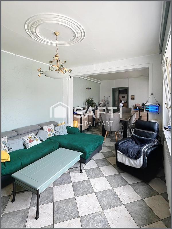 Maison - 245 m² - 9 pièces