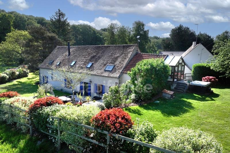 Maison - 215 m² - 9 pièces