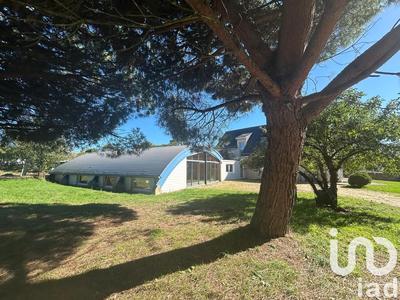 Maison - 244 m² - 8 pièces