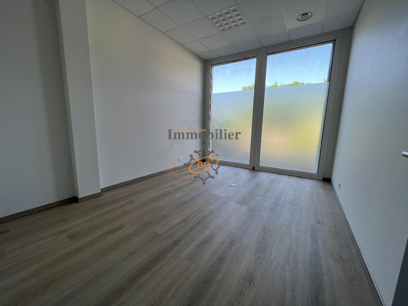 Bureau - 48 m² - 5 pièces