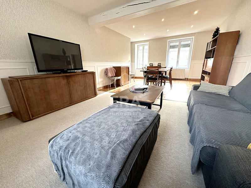 Maison - 186 m² - 7 pièces