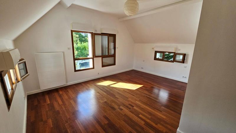 Maison - 182 m² - 6 pièces