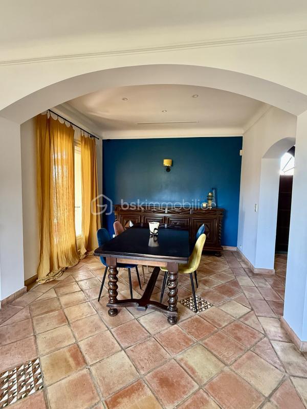 Villa - 180 m² - 6 pièces