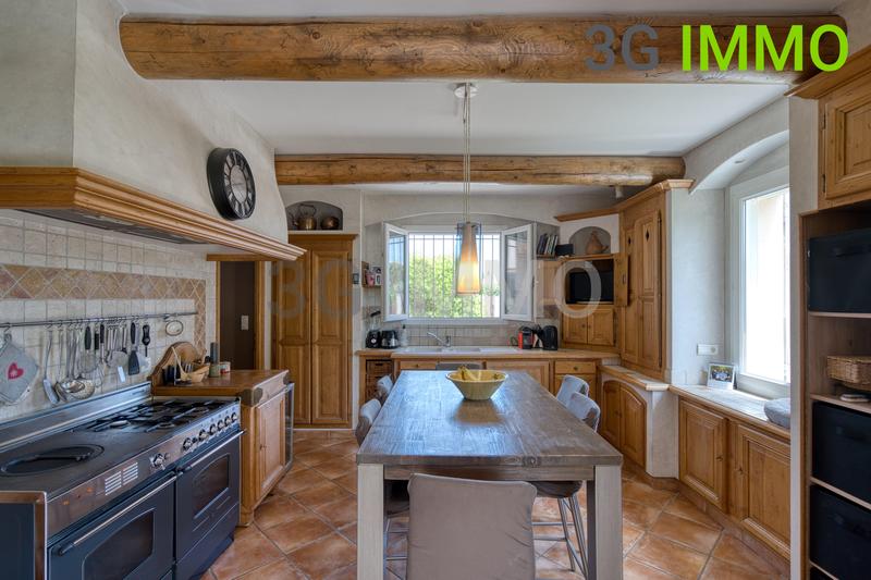 Villa - 180 m² - 8 pièces