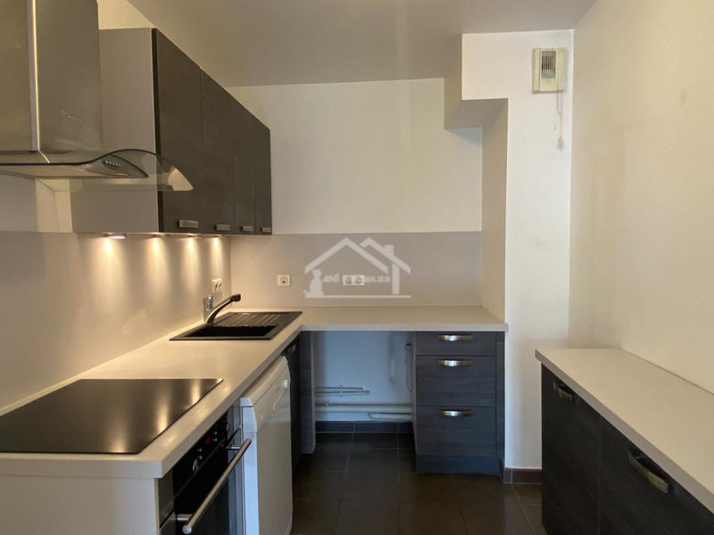 Appartement - 94 m² - 4 pièces