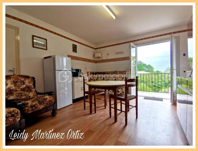 Maison - 350 m² - 21 pièces