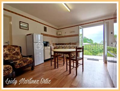 Maison - 350 m² - 21 pièces