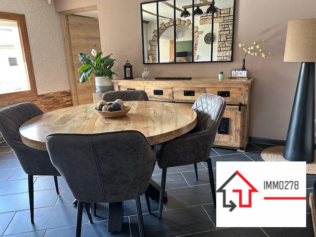 Maison - 250 m² - 9 pièces