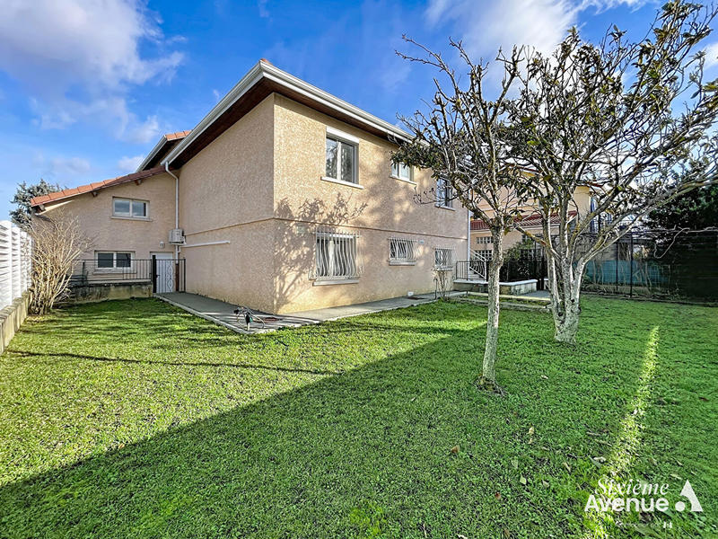 Maison - 194 m² - 8 pièces