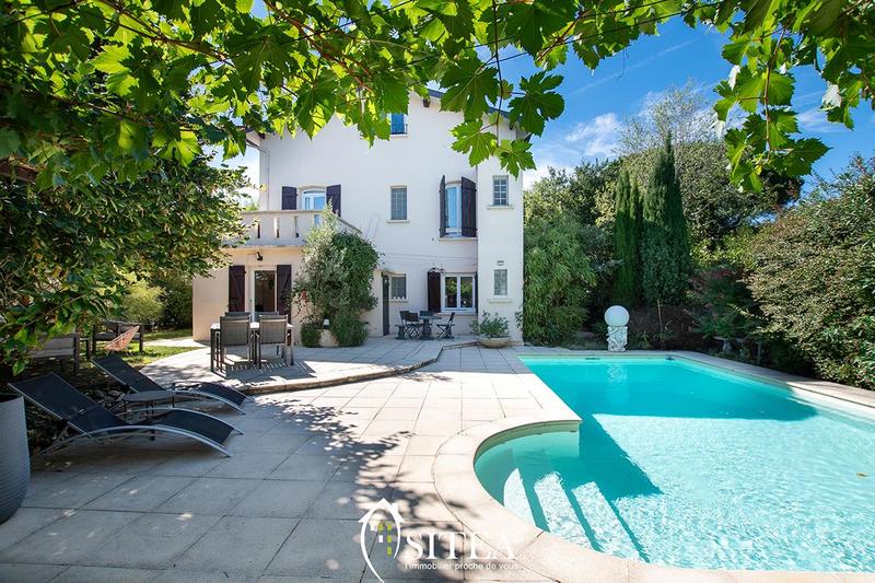 Maison - 209 m² - 5 pièces