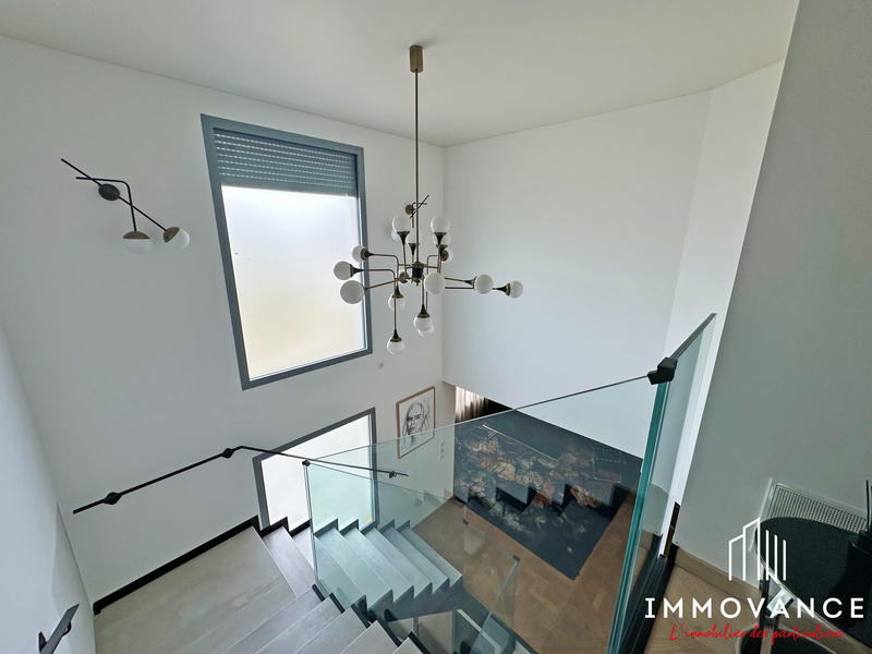 Maison contemporaine - 275 m² - 6 pièces