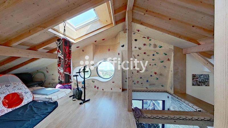 Maison - 178 m² - 6 pièces