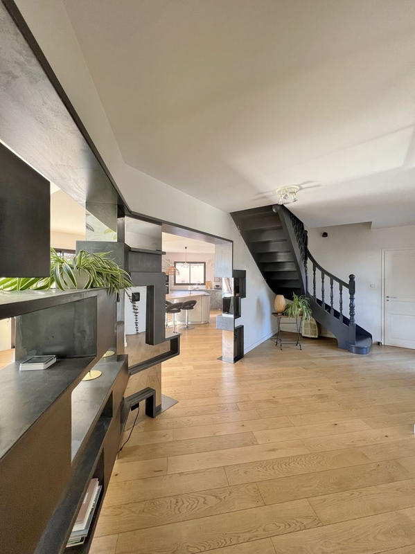 Villa - 216 m² - 7 pièces