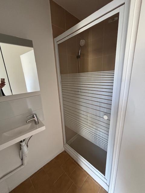 Studio - 25 m² - 1 pièce