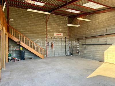 Immeuble - 220 m² - 1 pièce