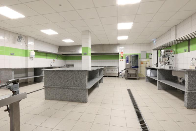 Propriété - 1 298 m² - 45 pièces