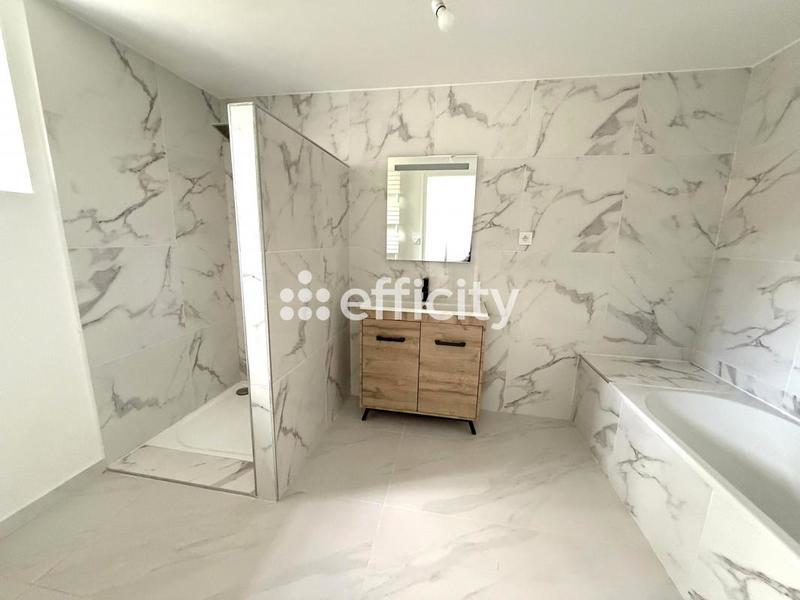 Maison - 170 m² - 6 pièces