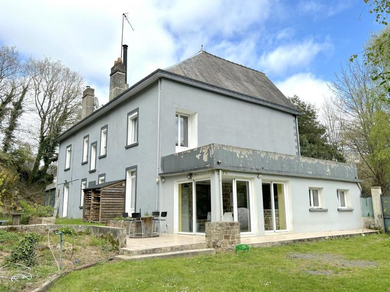 Maison - 200 m² - 7 pièces