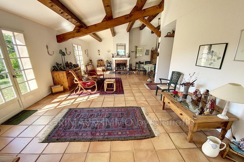 Villa - 225 m² - 6 pièces