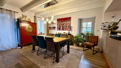 Maison - 193 m² - 10 pièces