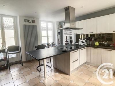 Propriété - 235 m² - 10 pièces