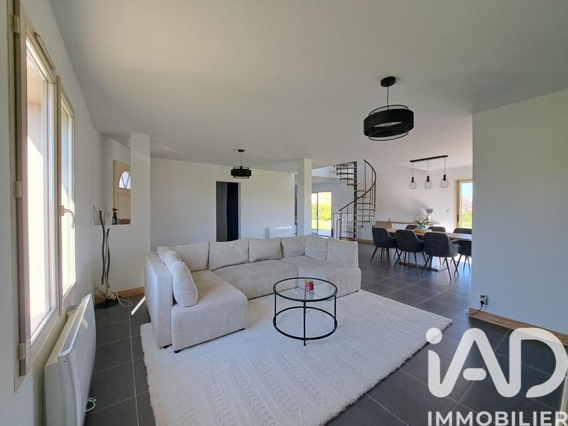 Maison - 138 m² - 6 pièces