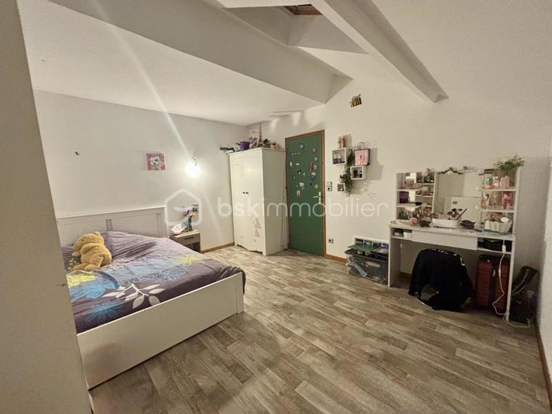 Maison - 187 m² - 7 pièces