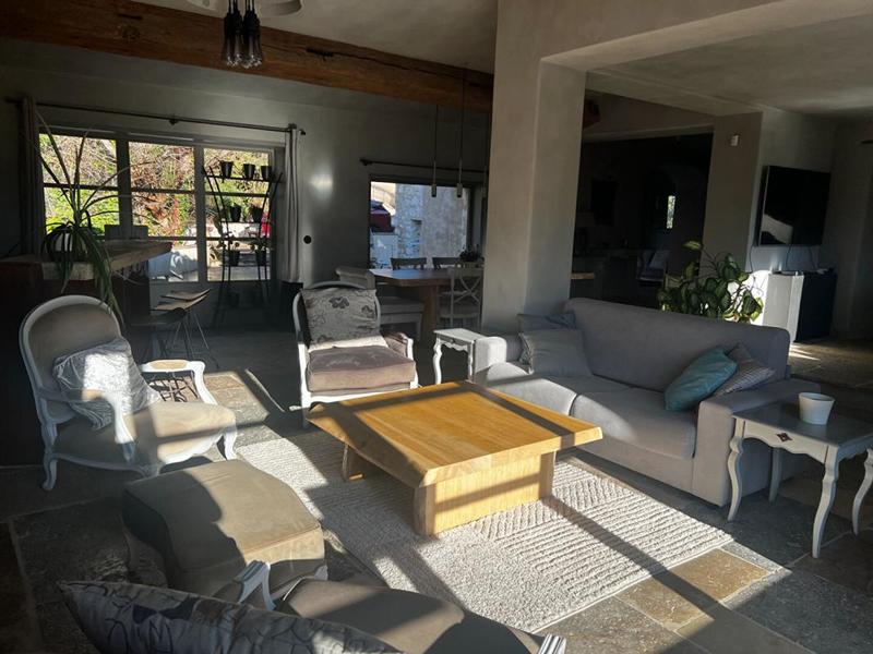 Demeure - 300 m² - 7 pièces