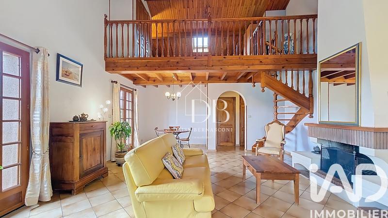 Maison - 176 m² - 7 pièces