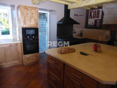 Maison - 350 m² - 10 pièces