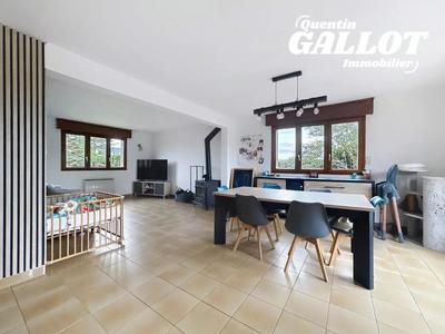 Maison - 147 m² - 4 pièces
