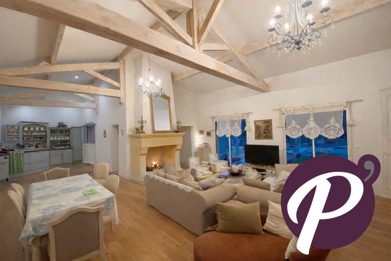 Maison - 200 m² - 6 pièces