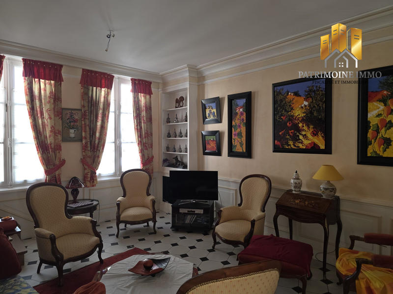 Maison - 300 m² - 10 pièces