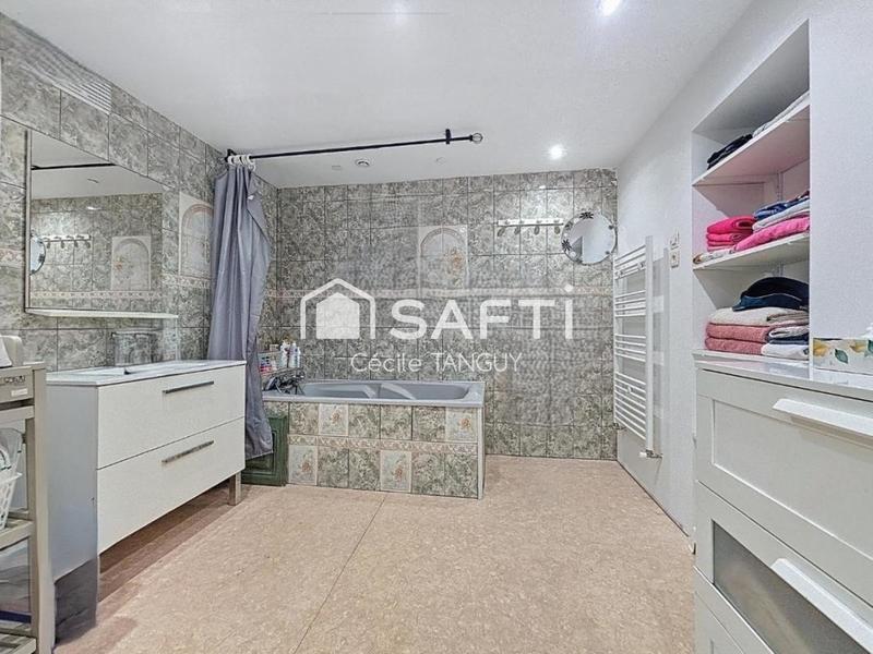 Maison - 220 m² - 9 pièces